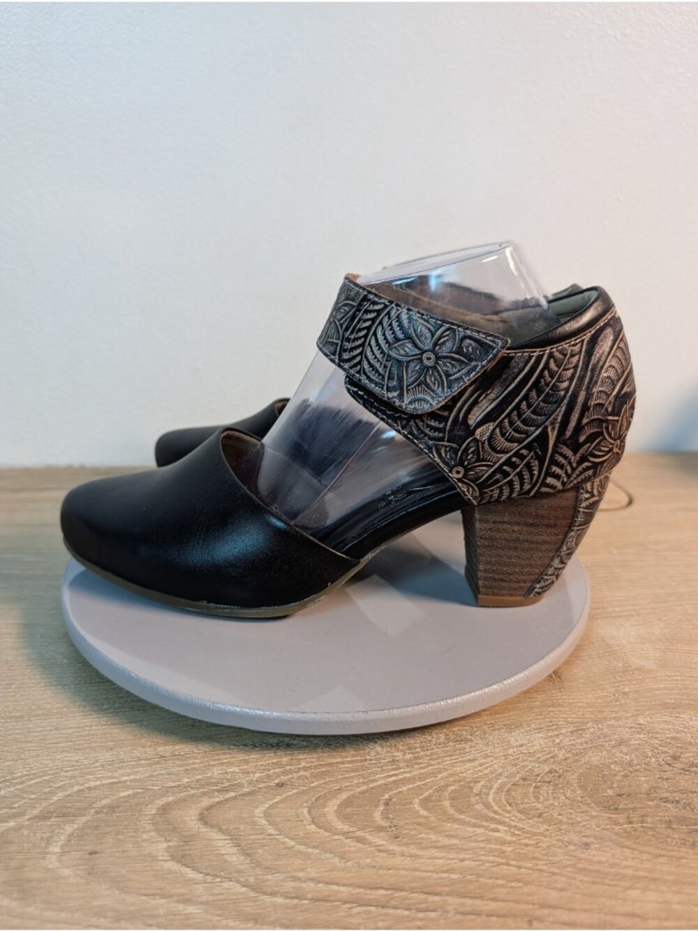 L'Artiste by Spring Step Toolie Black Tooled Leather Mary Jane Shoes Women's 41 - Picture 6 of 10